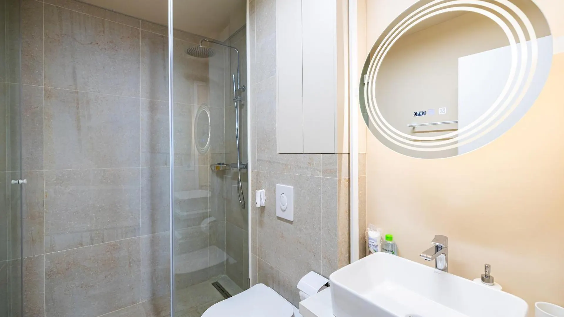 Orion New Boutique Building Apartment With Private Parking Bukarest